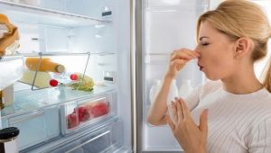 How to remove the smell from the refrigerator?