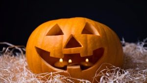 How to carve a pumpkin for Halloween?
