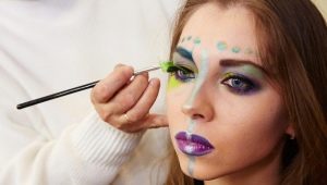 Features of watercolor makeup