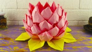 Faire de l'origami en forme de lotus