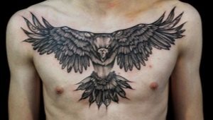 Τατουάζ στο στήθος