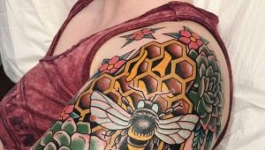 Méhsejt tetoválás