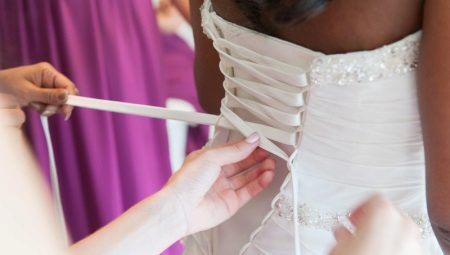 How to lace up a corset on a wedding dress?