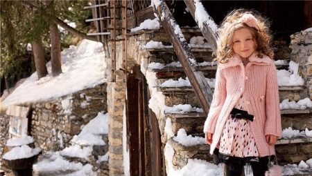 Mantel wol untuk anak perempuan