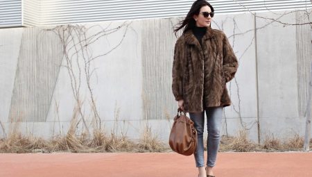 What bag to wear a fur coat with?