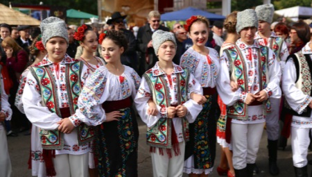 Moldavų tautinis kostiumas