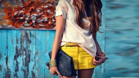 Žute kratke hlače