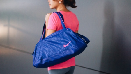 Чанти на Nike