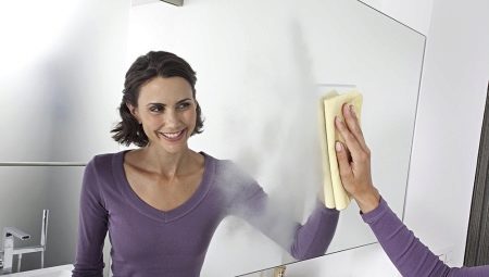 Wie wäscht man einen streifenfreien Spiegel?