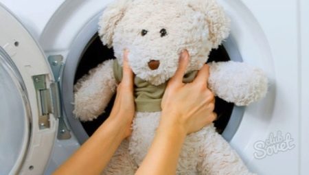 Kā pareizi mazgāt mīkstās rotaļlietas veļas mašīnā?