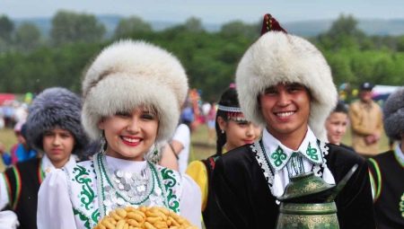 Tatarisk folkdräkt