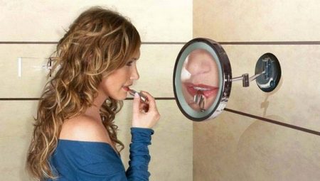 Cermin kosmetik pembesar: ciri dan faedah