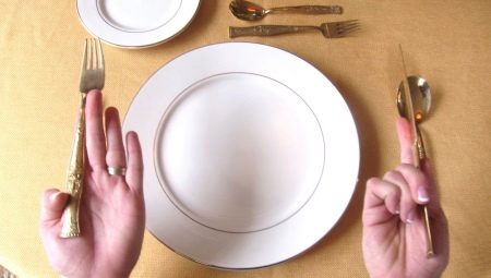 Table etiquette: examining cutlery