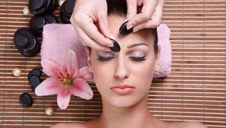 Tecnica di massaggio facciale a guazzo