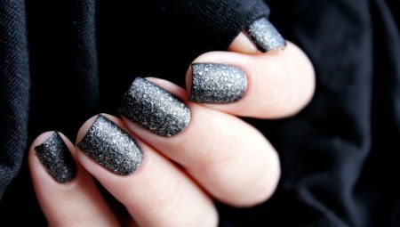 Manicure glitter hitam - kecerahan dan keanggunan