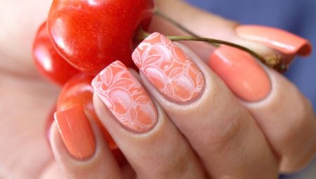 Coral manicure-ontwerp: succesvolle combinaties en interessante voorbeelden