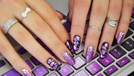Idee per il design della manicure lilla