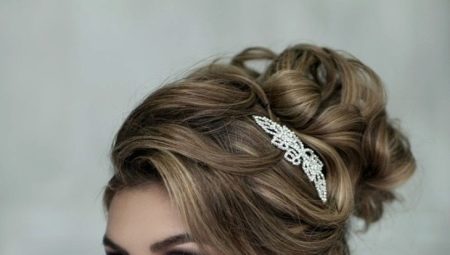 Ideas para peinados de boda para cabello medio sin velo