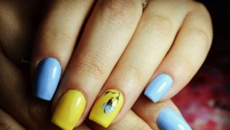 Ideeën voor het ontwerp van manicure in geelblauwe tinten