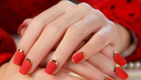 Mga kagiliw-giliw na ideya ng red matte manicure