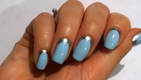 Làm thế nào để trang trí một móng tay màu xanh với việc bổ sung bạc?