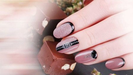 ¿Cómo hacer una hermosa manicura con patrones en tus uñas?
