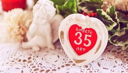 Kaip vadinsis vestuvių metinės po 35 metų ir kokia dovana?