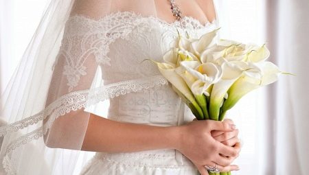 Wunderschöne Hochzeitssträuße der Braut aus Calla-Lilien