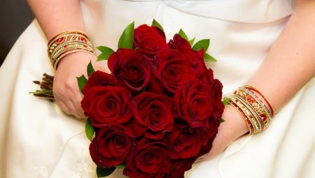 Rdeči poročni šopek: podrobnosti izbire cvetja in oblikovanja