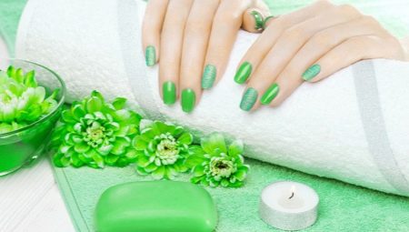 Green manicure: iba't ibang mga shade at mga ideya sa fashion