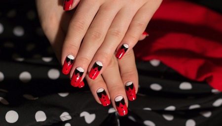 Ideas de manicura inusuales en una combinación de tonos blancos, rojos y negros.