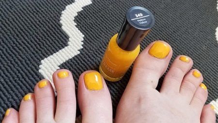 Móng chân màu cam: mẹo chọn và tạo thiết kế