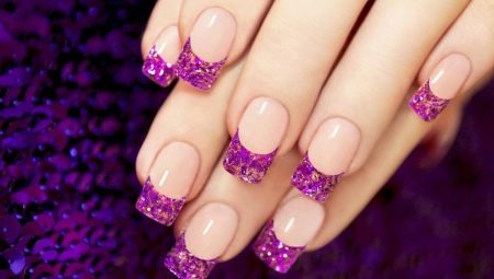 Idea asal untuk reka bentuk manicure dalam warna ungu pucat