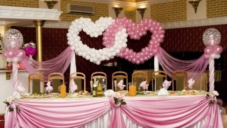 Originale ideer for å dekorere hallen for et bryllup med ballonger