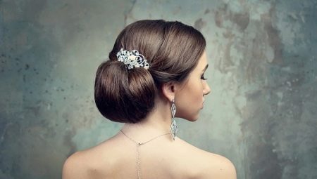 Collected hairstyles for the wedding: beautiful tall hairstyles with a veil, tiara and crown