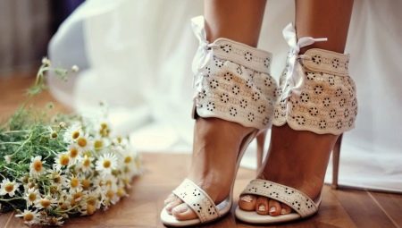 ทำเล็บเท้าสำหรับงานแต่งงาน: ไอเดียทันสมัยและการออกแบบที่หลากหลาย