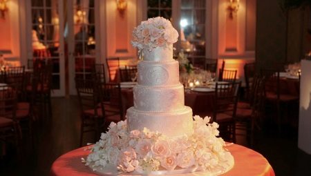 كعكة الزفاف بالورود - خيارات ديكور مذهلة