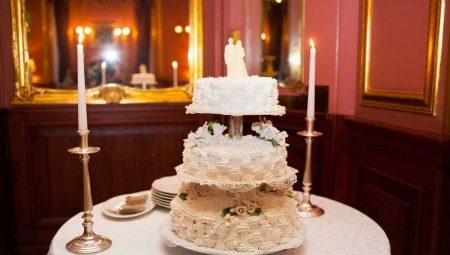 Pastel de bodas de tres niveles: ideas inusuales y consejos para elegir.