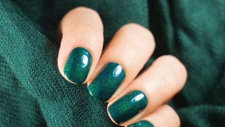 Opzioni di design per manicure verde
