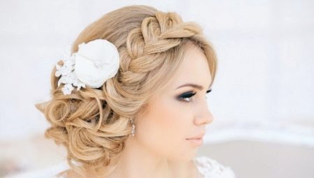 Lehetőségek esküvői frizurák zsinórral különböző hosszúságú hajra
