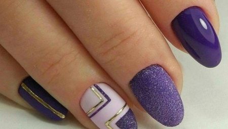 Heldere en delicate ideeën voor het combineren van paars en wit in manicure
