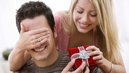 What to give my husband for his first wedding anniversary?