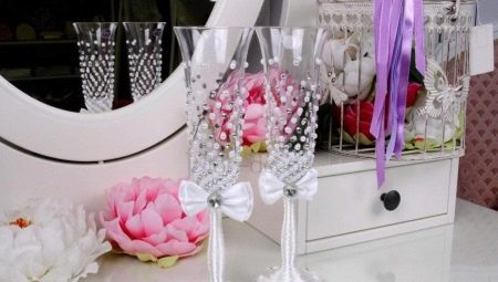 Kako ukrasiti čaše za vjenčanje vlastitim rukama?