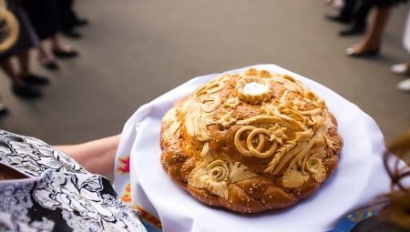 Como decorar um pão de noiva de uma forma original?