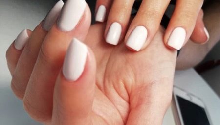 Come realizzare una manicure classica per unghie corte?