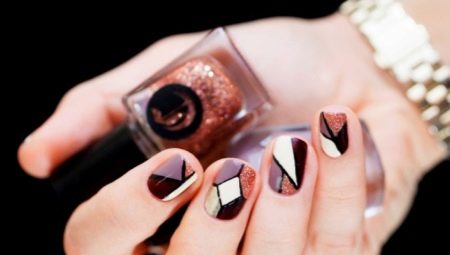 How to make an unusual stained glass manicure?
