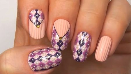 Original manicure options with rhombuses