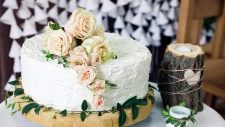 كعكة الزفاف بدون المصطكي: أنواع الحلويات وخيارات التصميم