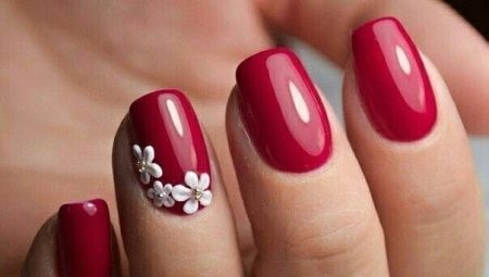 Idee rosse per manicure per unghie corte