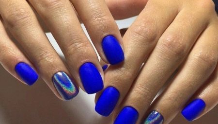 Idee per manicure blu per unghie corte